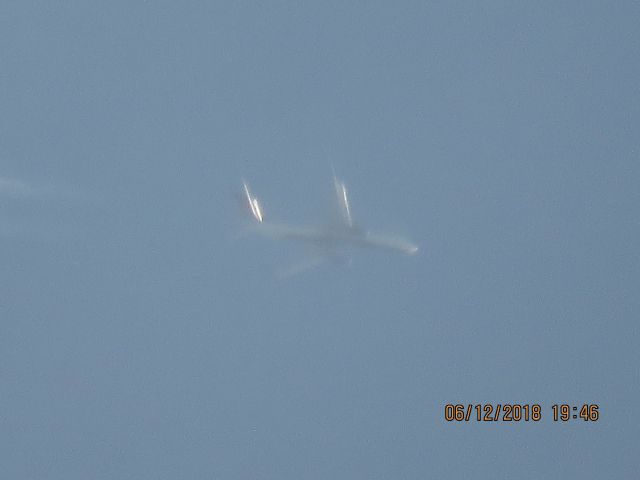 Boeing 737-800 (N384DA)