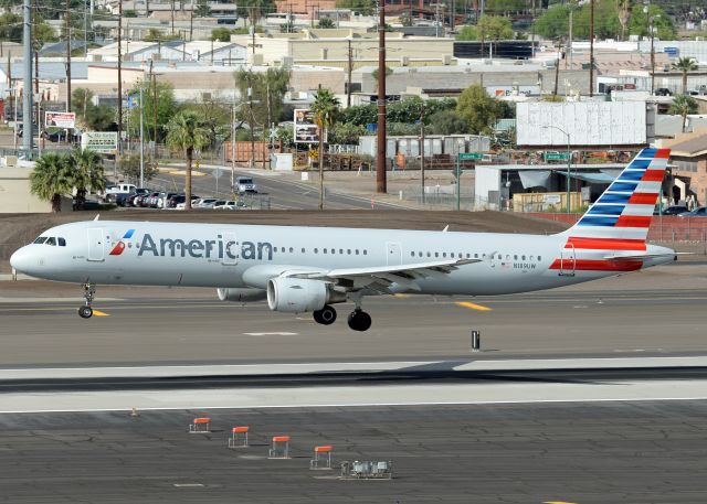 Airbus A321 (N189UW)