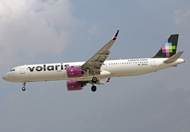 Airbus A321 (N543VL) - Volaris / Airbus A321-271N /  MSN 9070 / N543VL / MMMX 03/2020