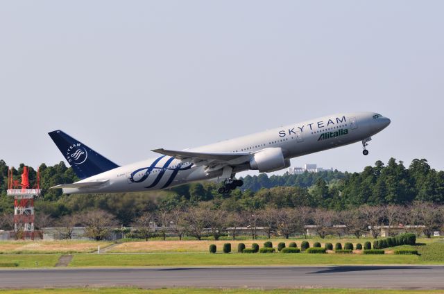 Boeing 777-200 (EI-DDH) - 2012/10/16