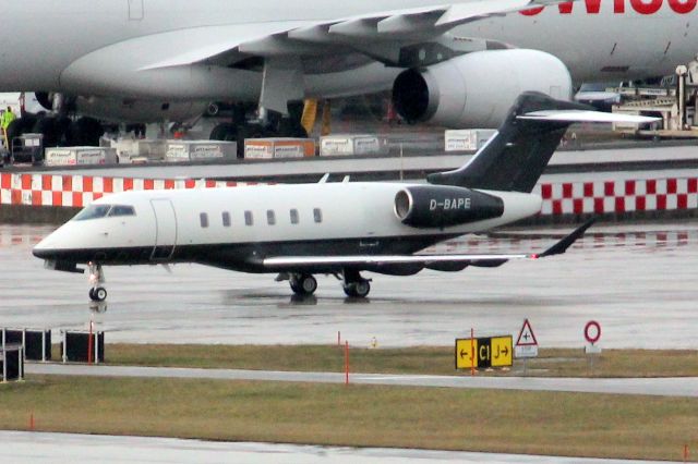 Canadair Challenger 350 (D-BAPE) - Aero-Dienst Challenger 3500 taxiing to the ramp on 18-Jan-24 arriving from EDDW as ADN24N.