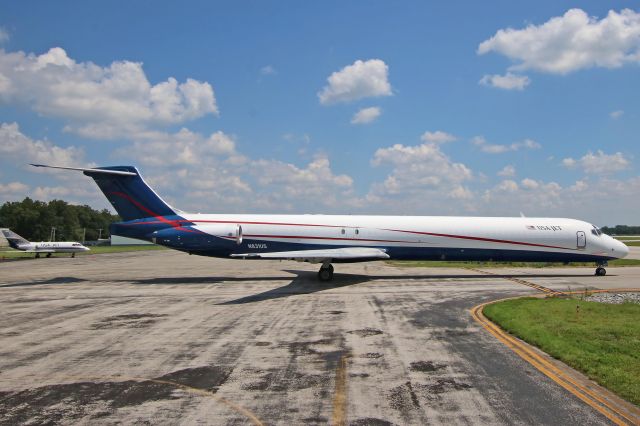 McDonnell Douglas MD-83 (N831US) - JUS831 taxiing for departure @ Toledo on 5 Aug 2019.