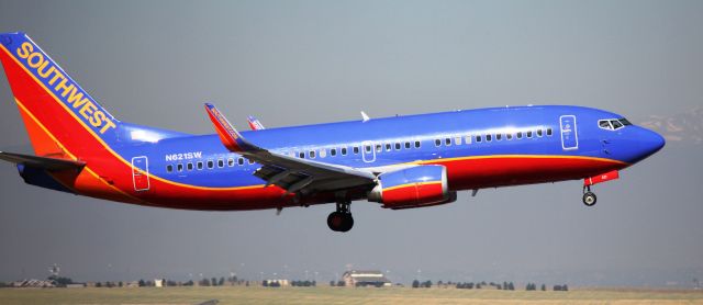 Boeing 737-700 (N621SW) - Arrival 34R.