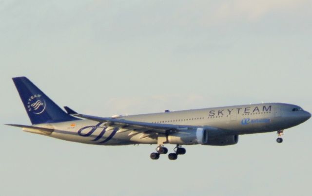 Airbus A330-200 (EC-LQP)