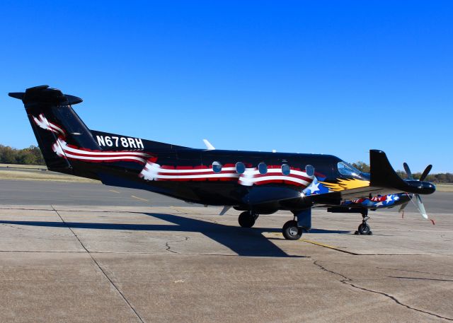 Pilatus PC-12 (N678RH) - At Downtown Shreveport. 