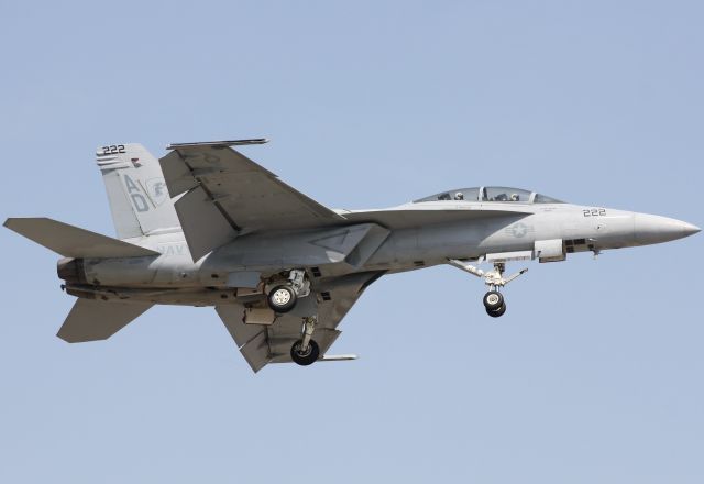 McDonnell Douglas FA-18 Hornet —