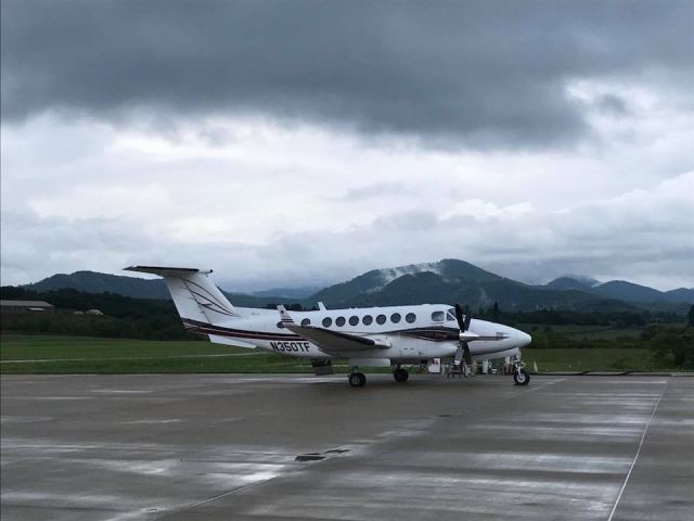 Beechcraft Super King Air 350 (N350TF) - King Air 350