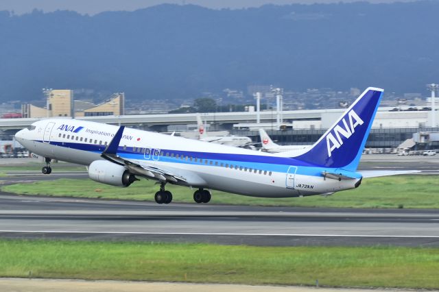 Boeing 737-800 (JA72AN)