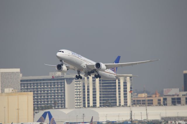 Boeing 787-9 Dreamliner (N24972)