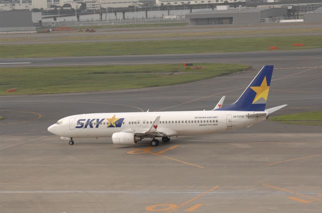 Boeing 737-800 (JA737Q) - Taxi at Haneda Intl Airport on 2010/10/16