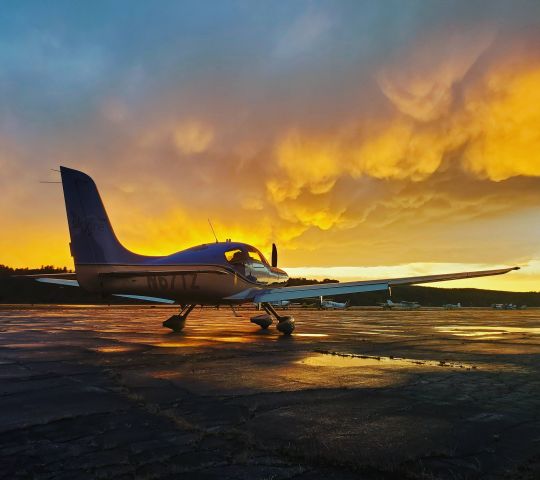 Cirrus SR-22 (N67TZ) - Waiting out the weather