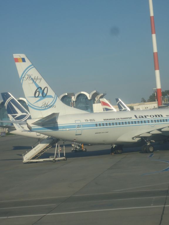 Boeing 737-800 (YR-BGG)