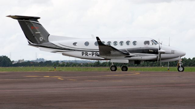 Beechcraft Super King Air 300 (PR-PRX)