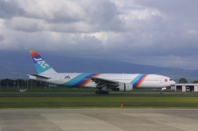 Boeing 777-200 (JA8979)