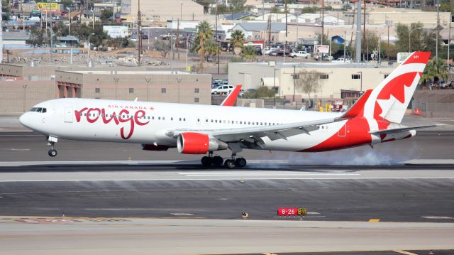 BOEING 767-300 (C-GHPE)