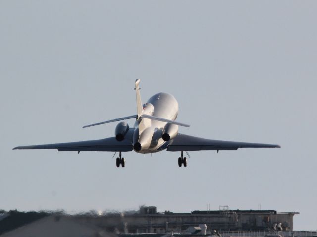 Dassault Falcon 900 (OO-ACT) - NEWS COLOURS ! CANNES 11.21.14