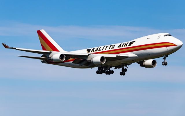Boeing 747-400 (N715CK)