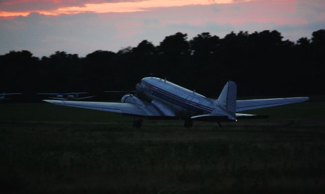 Douglas DC-3 (N15MA)