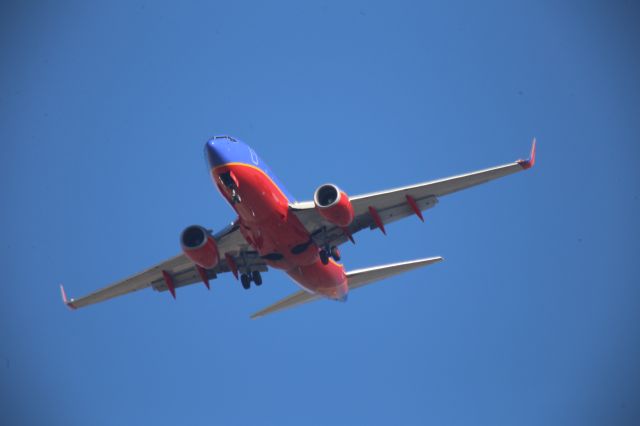 BOEING 737-300 (N7750A)