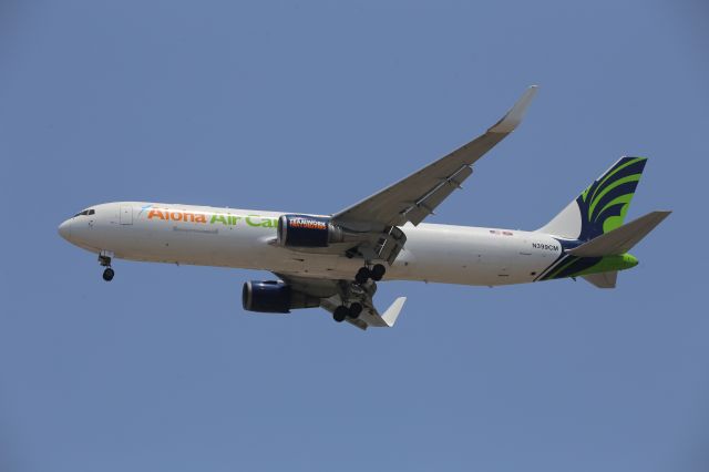 BOEING 767-300 (N399CM)