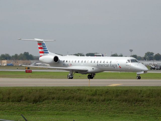 Embraer ERJ-145 (N632AE)