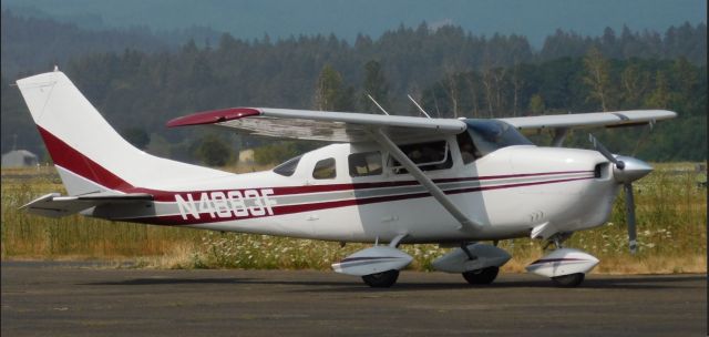 Cessna Skylane (N4883F) - At CVO 9th August 2018.