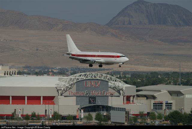 Boeing 737-200 (N4529W)