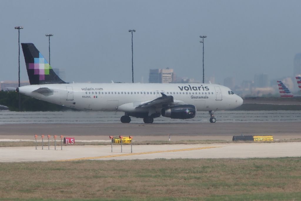 Airbus A320 (N505VL)
