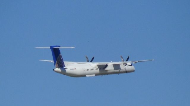 de Havilland Dash 8-400 (N341NG) - United 4770 departing to Newark.   Taken October 27, 2014.