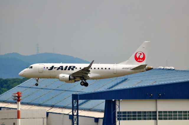 Embraer 170/175 (JA223J)