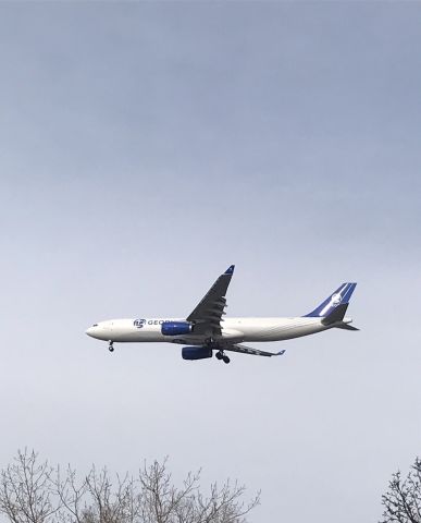 Airbus A330-300 (G-EODS) - Runway 28C arrival! 12/29/21.