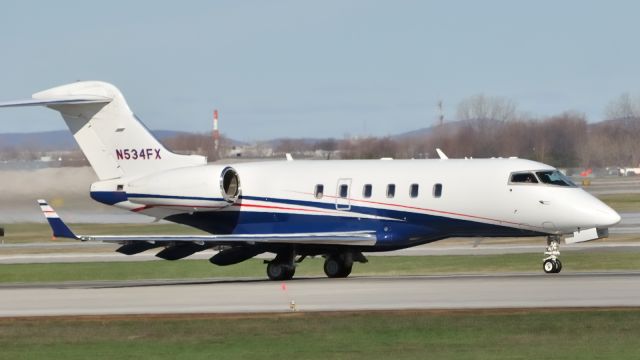 Bombardier Challenger 300 (N534FX)