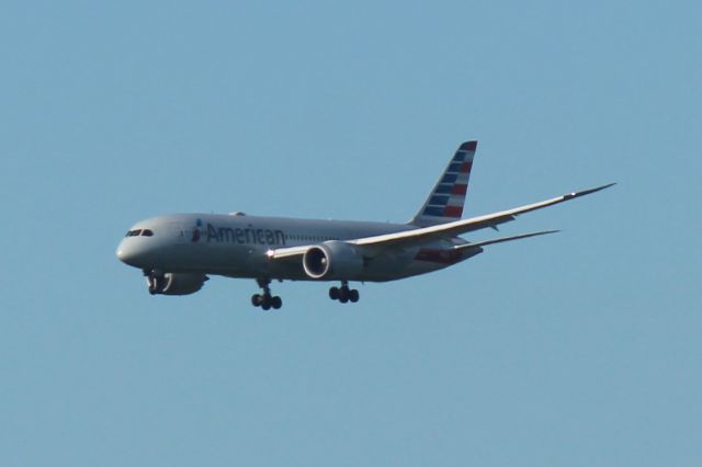 Boeing 787-8 (N811AB) - Runway: 28C. Operating as AAL41/AA41 HEAVY "American" on 05/26/2018.