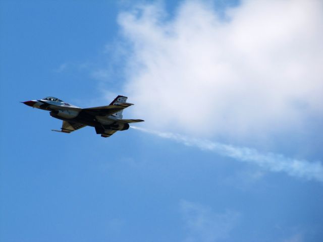 Lockheed F-16 Fighting Falcon —