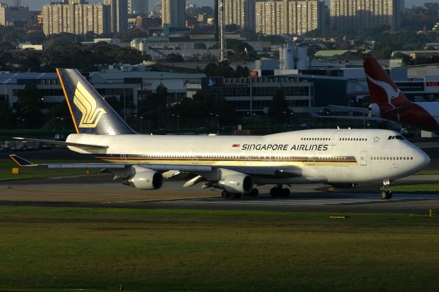 Boeing 747-400 (9V-SMV)