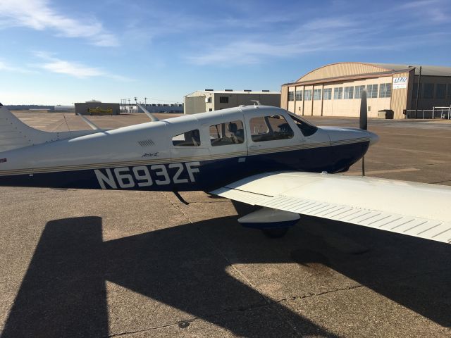 Piper Cherokee (N6932F)