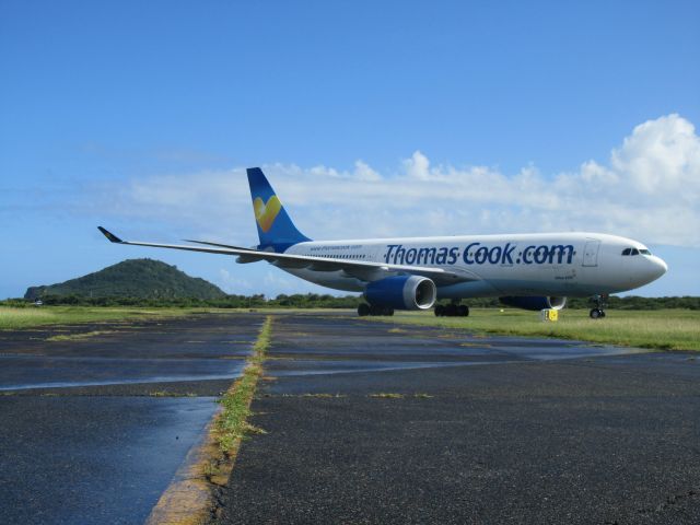 Airbus A330-200 (G-MLJL)