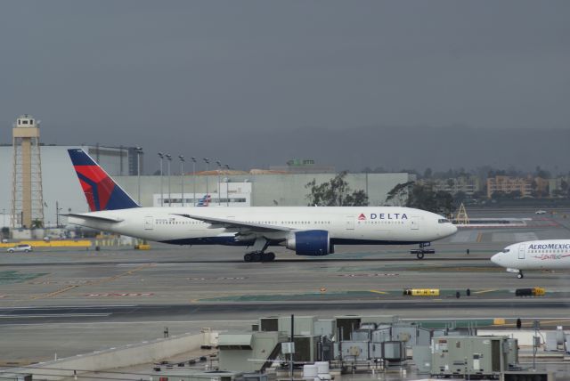 Boeing 777-200 (N705DN) - Delta Airlines B777-232LR cn29742