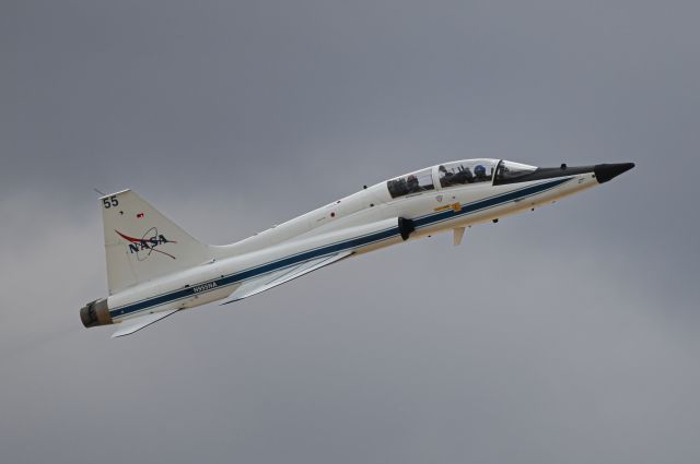 Northrop T-38 Talon (N955NA) - NASA 955 stopped by to get some fuel at Victorville before heading to Beale