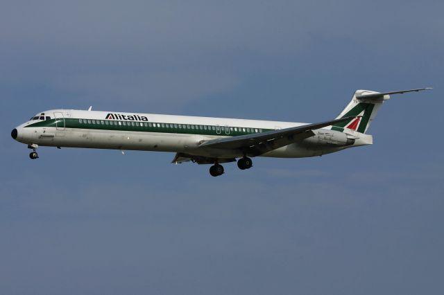 McDonnell Douglas MD-82 (I-DATG)