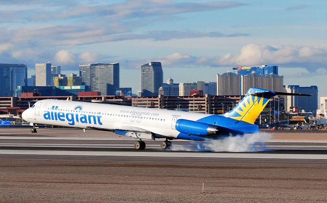 McDonnell Douglas MD-83 (N880GA) - N880GA 1988 Mcdonnell Douglas DC-9-83(MD-83) C/N 49625  Las Vegas - McCarran International (LAS / KLAS) USA - Nevada, December 23, 2010 Photo: Tomas Del Coro