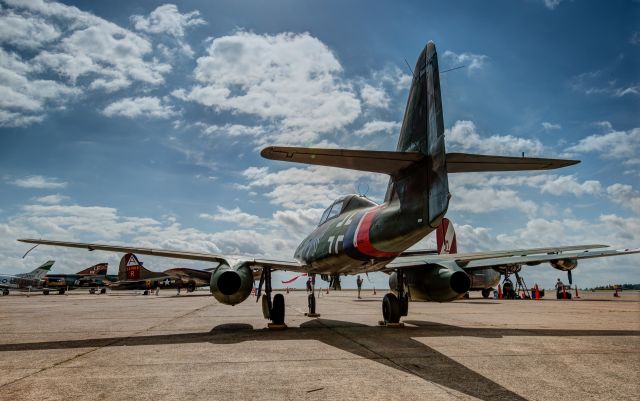 N262AZ — - ME-262 on the ground and up close.