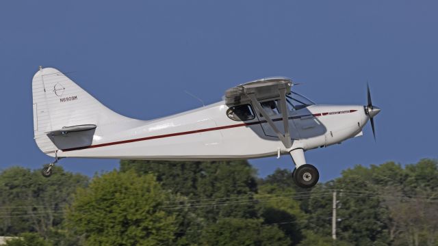 N6909M — - Departing AirVenture 2023 on 18R