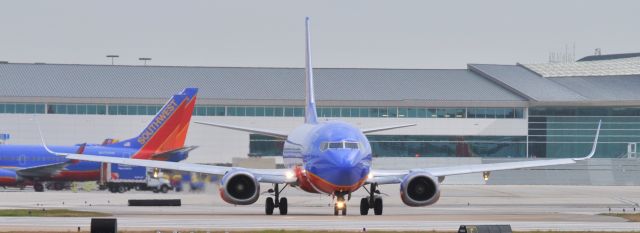 Boeing 737-700 (N648SW)