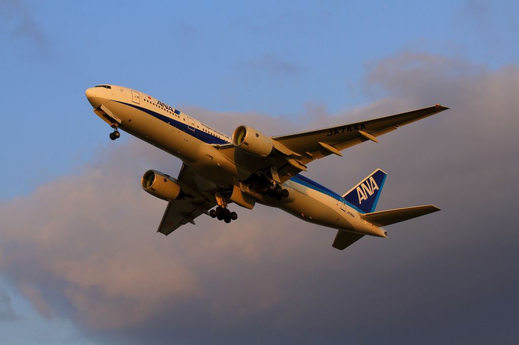 Boeing 777-200 (ANAJA744A)
