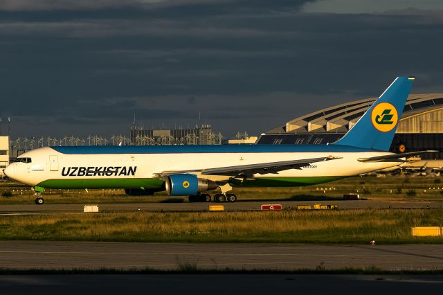 BOEING 767-300 (UK-67001) - evening sun