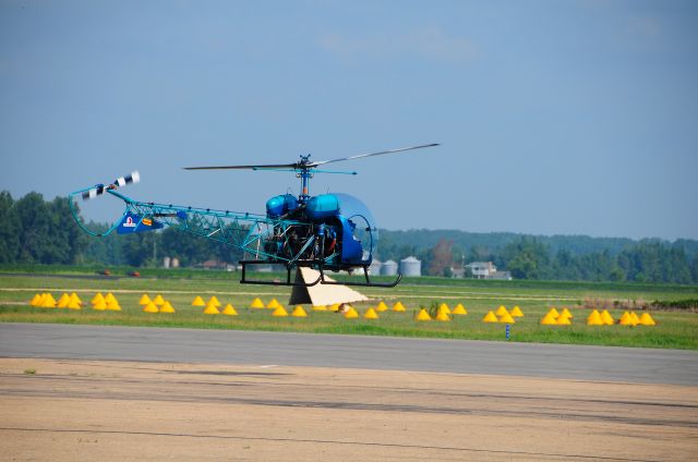 SOLOY Bell 47 (N3096G) - Bill Schrum Stopped in for fuel and was departing southbound in Blue Thunder.