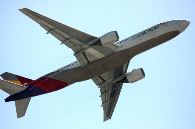 Boeing 777-200 (HL7732) - Departure to ICN. 05-02-2015  Asiana # 211