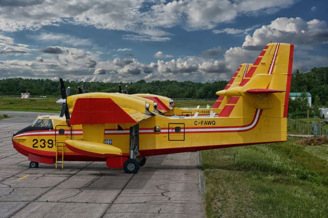 Canadair CL-415 SuperScooper (QUE239) - One of two CL-215T in service with SAG.