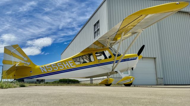 CHAMPION Decathlon (N555HE) - N555HE, a 1999 American Champion 8KCAB Super Decathlon, taking in some sunshine. 6/22/22. 